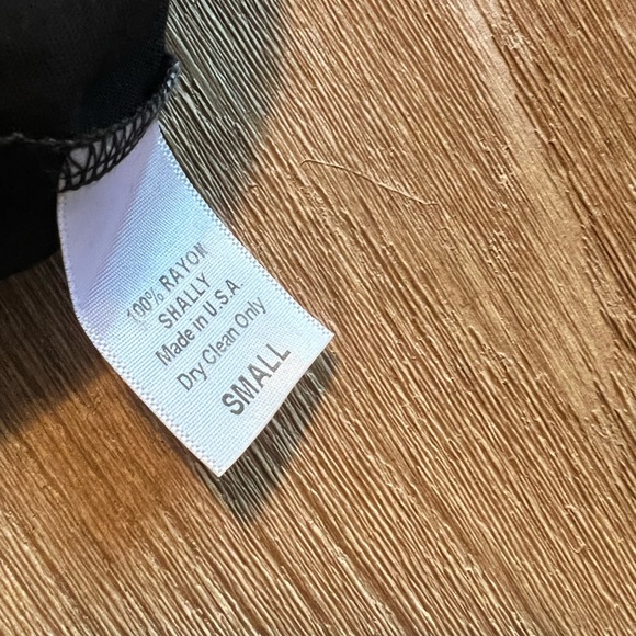 Kate and Kass black sleeveless top - Picture 5 of 5